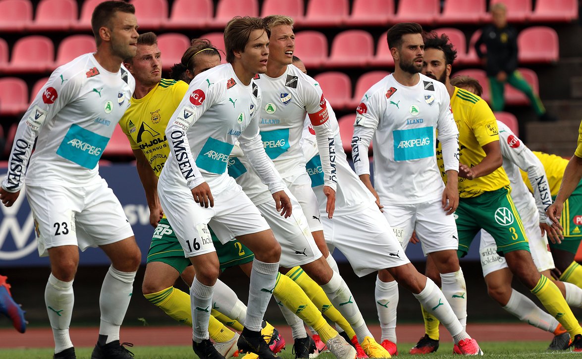 Ilves jo perillä Maarianhaminassa - "En usko että IFK:n laivareissu vaikuttaa keskiviikon peliin"