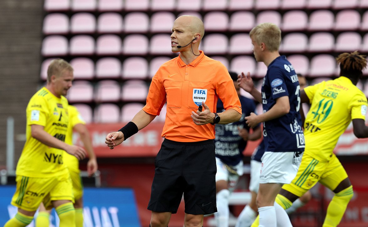 ​Erotuomari Antti Munukka saavutti komean rajapyykin perjantaina