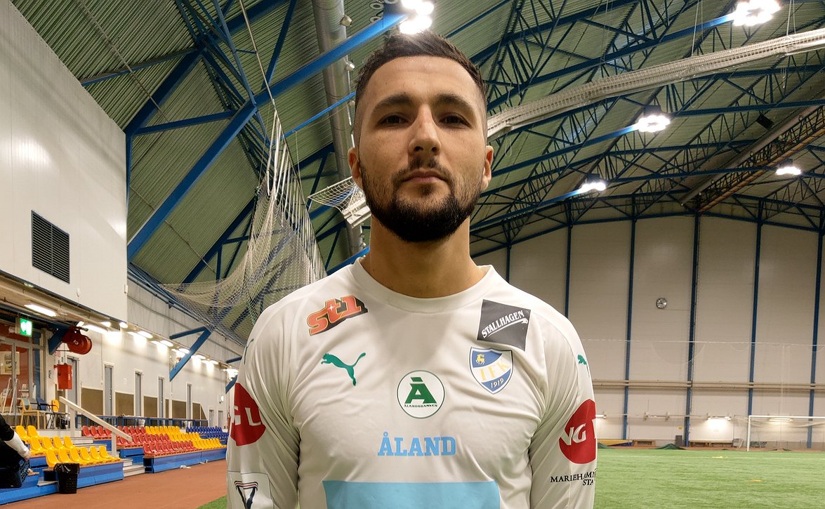 ​Ensi kertaa saunaan Suomessa, nyt joka päivä – IFK Mariehamnin Yvan Yagan sopeutuu kulttuuriin