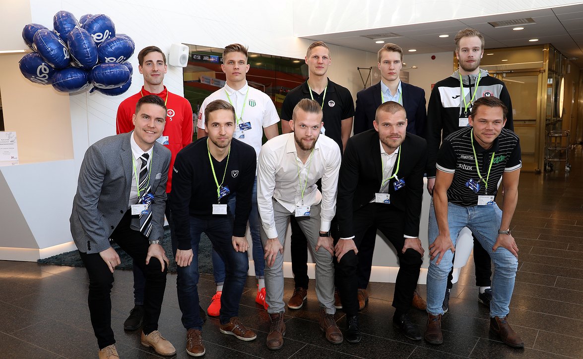 Ykkönen jatkuu lauantaina - TPS johtaa sarjaa