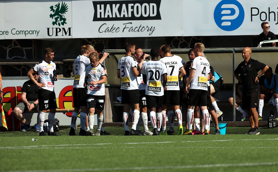 ​Hakan avausottelun pelipaidat myynnissä