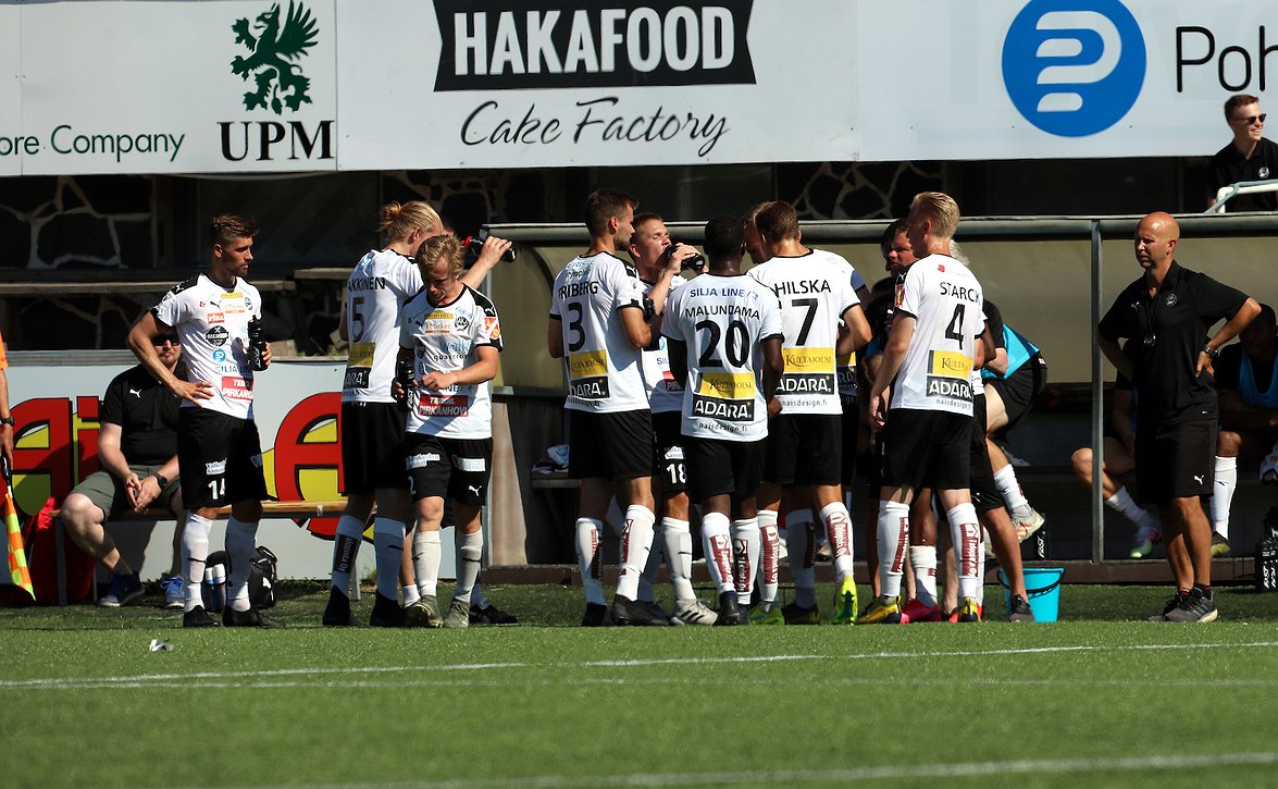 "Hieno aloittaa kausi loppuunmyydyllä stadionilla" - Haka-Honka loppuunmyyty