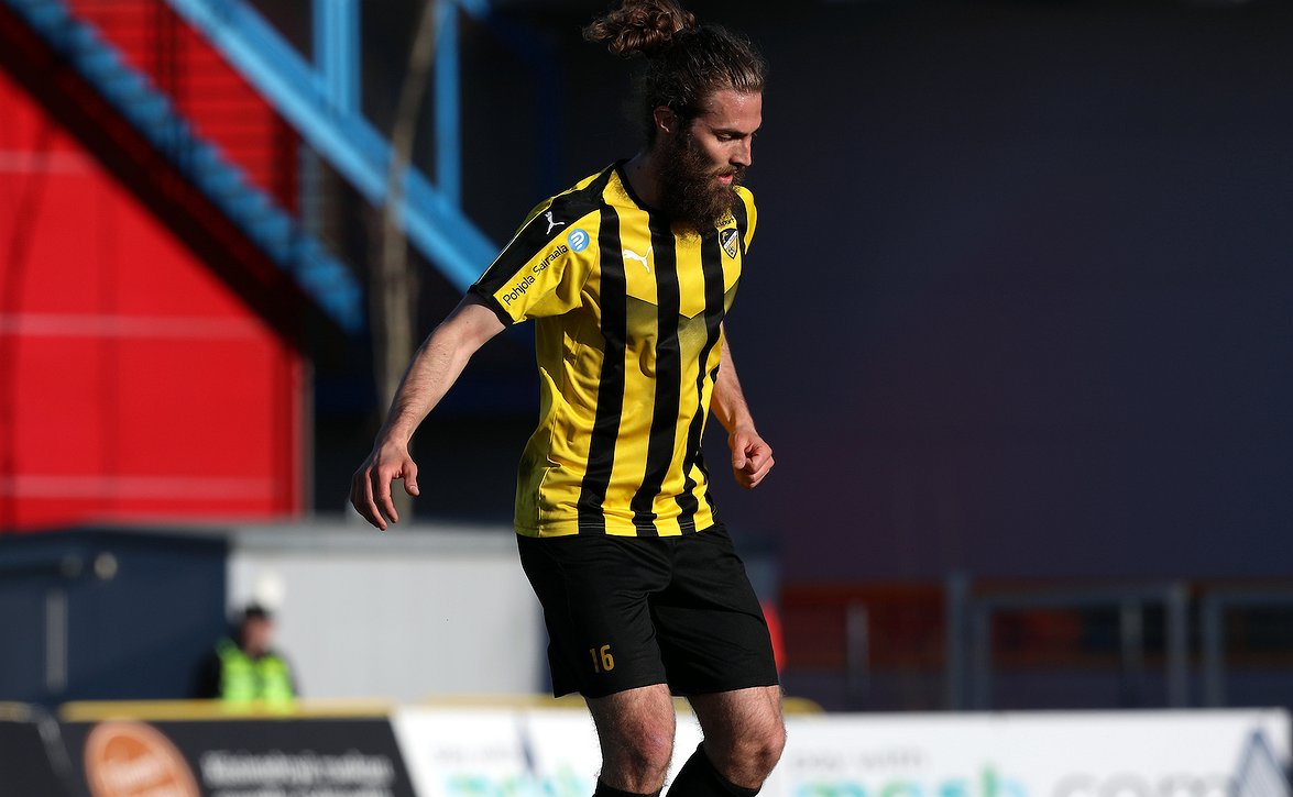 ​"Täyden päivätyön saa tehdä" - luottopelaaja korostaa vieraspelin suurta haastetta