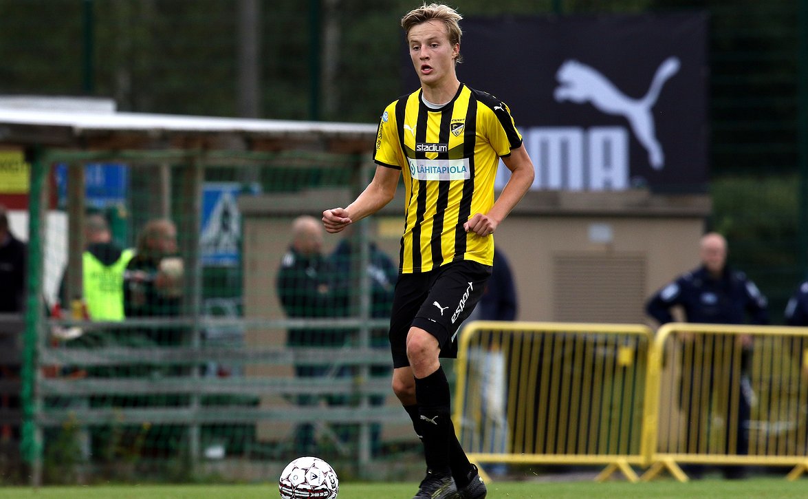 Tällä miehistöllä Huuhkajat haastaa Viron - kaksi Veikkausliigapelaajaa aloittaa