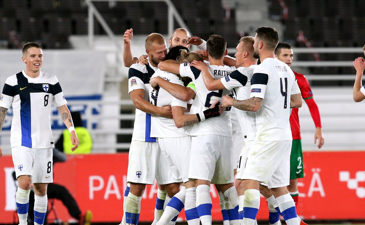 ​Huuhkajat mahtavaan voittoon maailmanmestareista