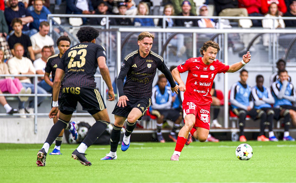 Jaro juhli voittoa ja nousua pois karsijan paikalta (FF Jaro-SJK 2-1)