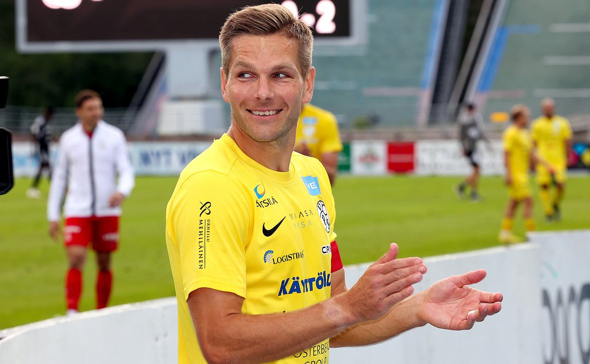 Dani Hatakka jatkaa JPY:n puheenjohtajana - uusia kunniajäseniä nimettiin