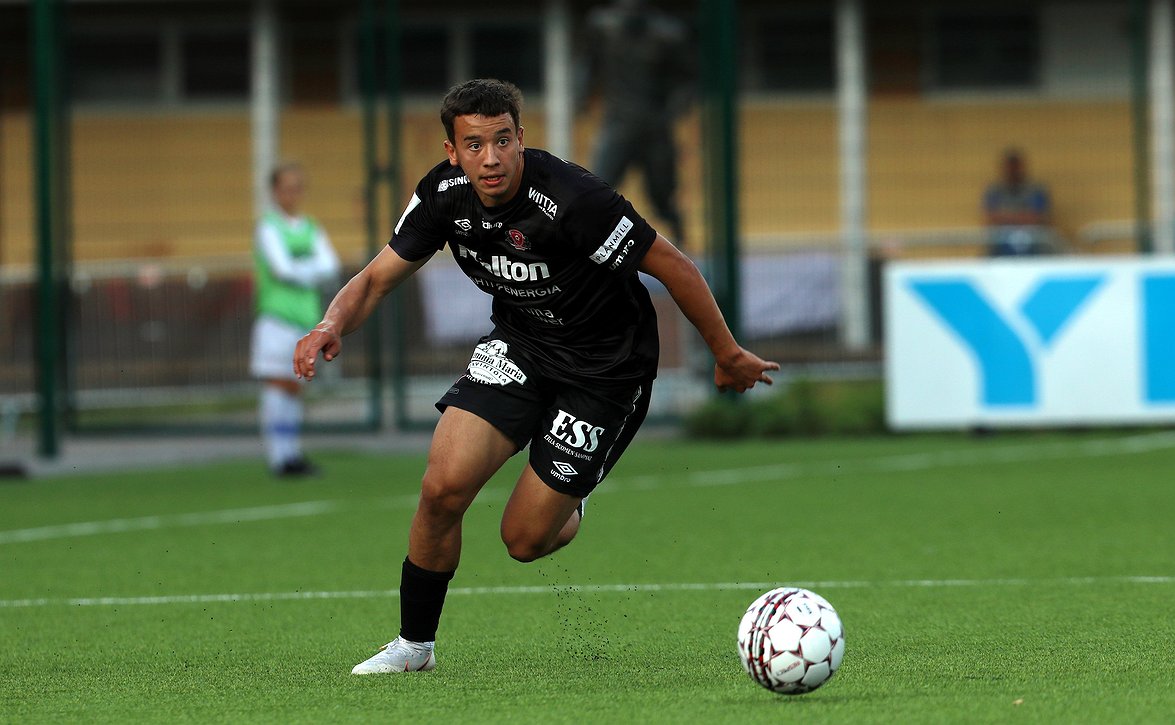 Maajoukkuevalmentaja seuraa Veikkausliigaa - ”Niin on selvää, että Suomen Palloliitto kiittää”