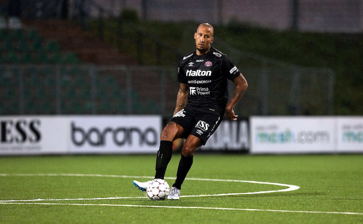 Vahvaotteinen toppari FC Lahdesta Hollannin pääsarjaan