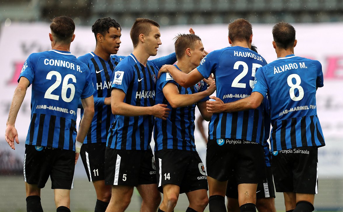 "Loistetaan yhdessä" - FC Inter jakoi jälleen heijastimia ekaluokkalaisille