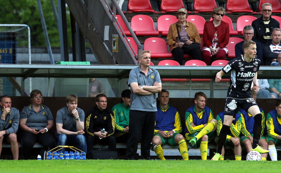 Kavén kehuu: ”Wiss roolittaa valmennusryhmäämme voimakkaasti”