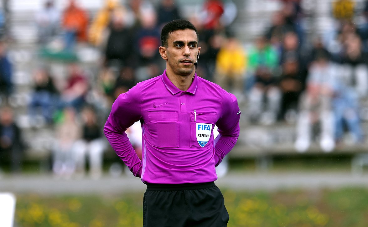 Mohammad Al-Emaran johtama erotuomarikolmikko UEFA Youth Leaguessa 
