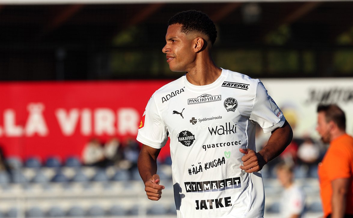 Hakan Anthony Olusanya AL:lle: "Futis on erittäin kivaa juuri nyt"