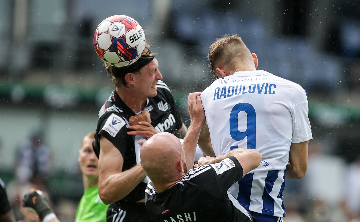 Tiukka viikonloppu takana – SJK kohenteli asemiaan kärjessä HJK:n ja KuPS:n tappioiden myötä