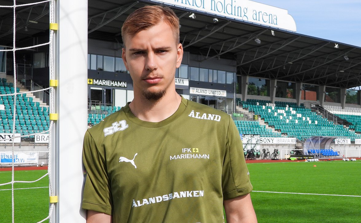 ​IFK lainaa topparin KuPS:sta – Karl Ward loppukaudeksi Grönvittin riveihin