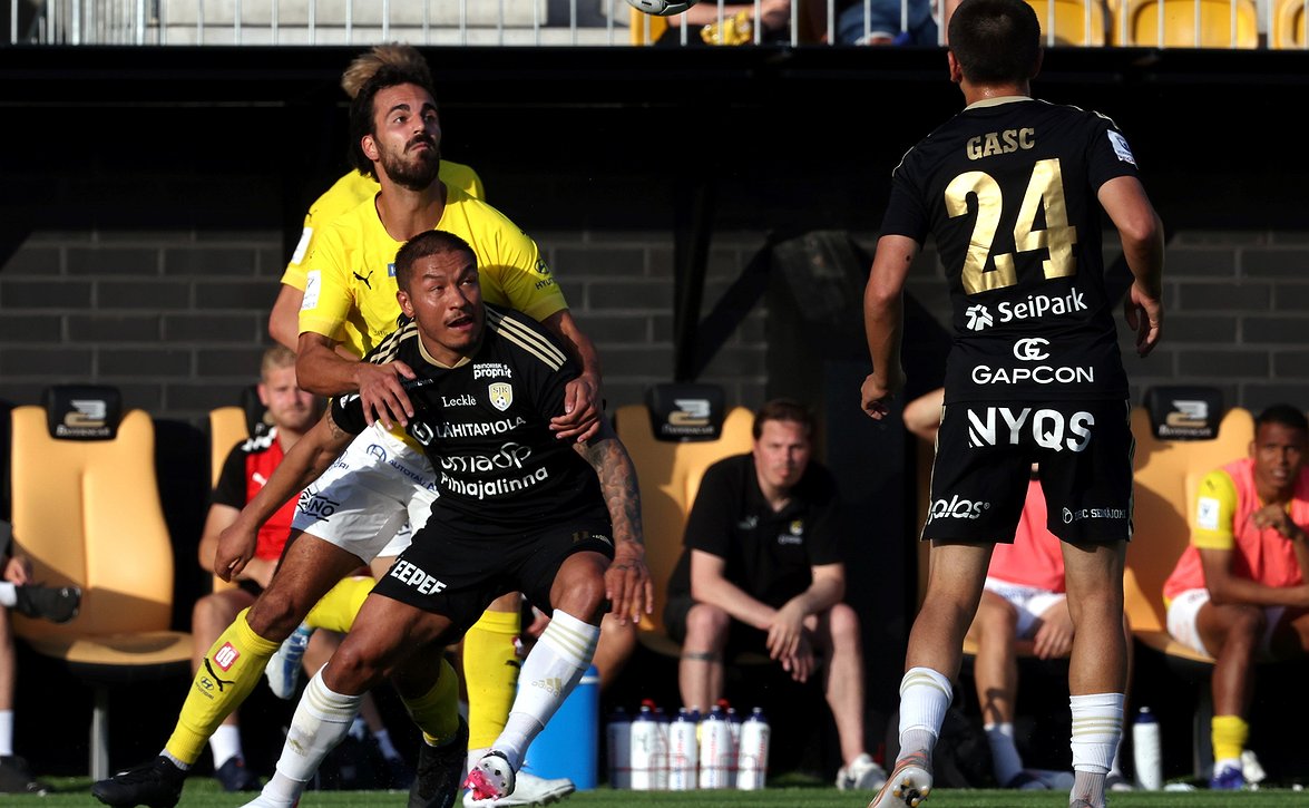 Veikkausliigassa isoja otteluita viikolla – täysi kierros Mestaruus- ja Haastajasarjassa