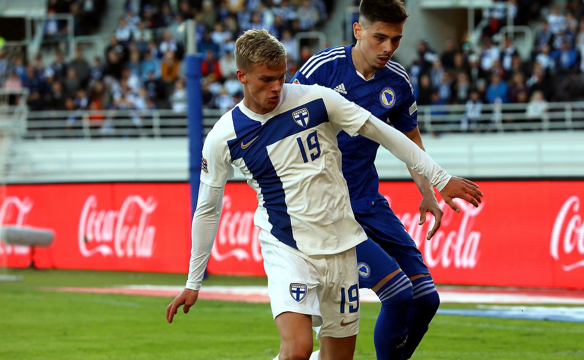 Kaksi pelaajaa sivuun Huuhkajista - Forss ja Lappalainen eivät matkusta vierasotteluihin