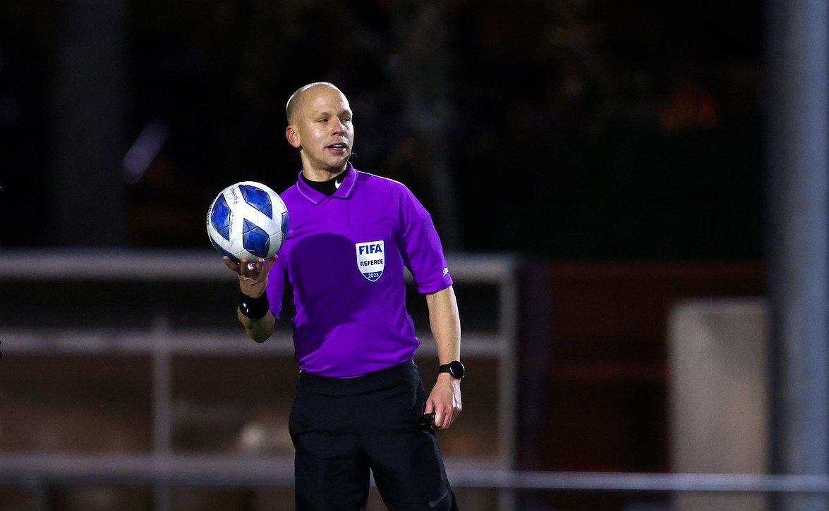 Pääsarjojen erotuomarit nimetty vuodelle 2025