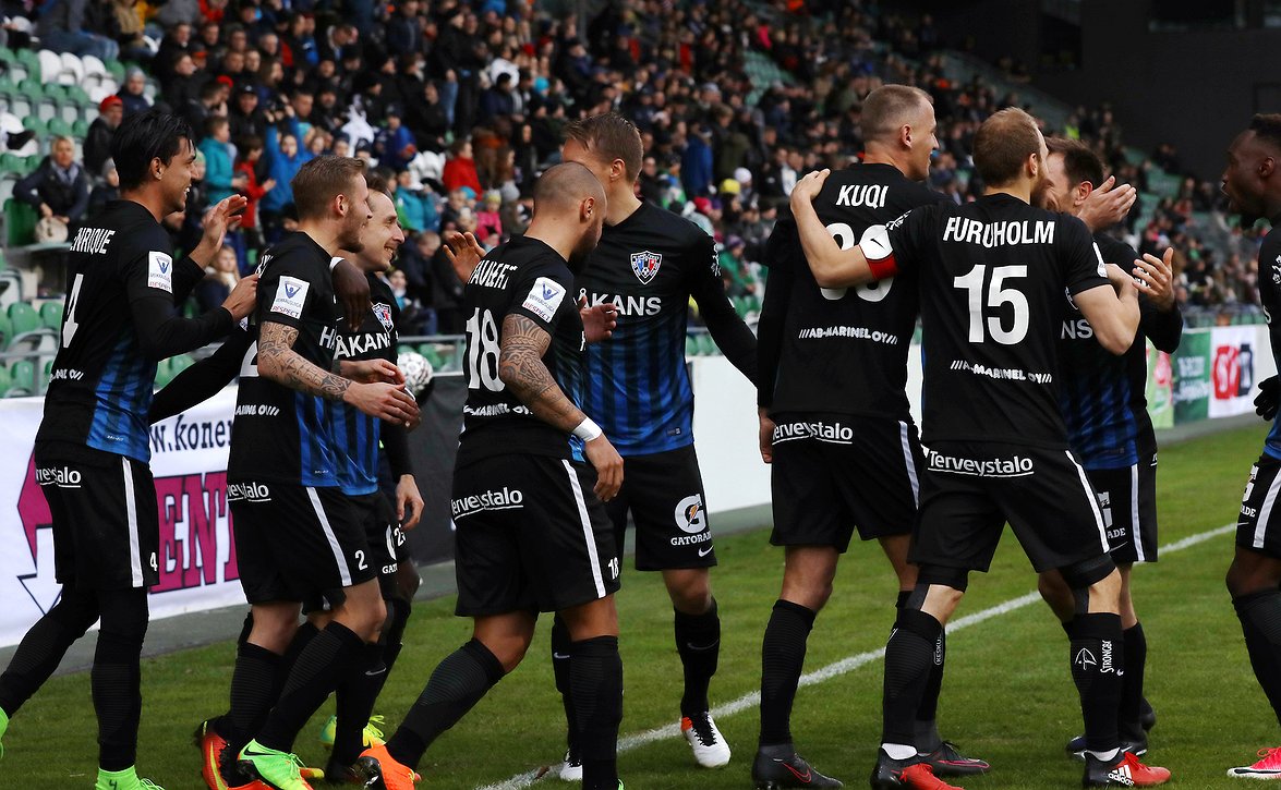 ISTV:n Pallokerhon studio avaa lähetyksen Turusta jo kello 17.30