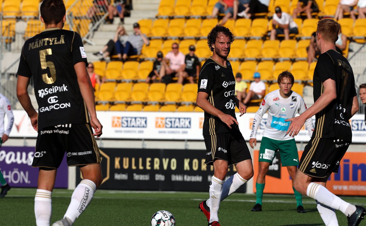 "Joka osa-alueella parannettavaa" – SJK isännöi VPS:aa Pohjanmaan derbyssa lauantaina