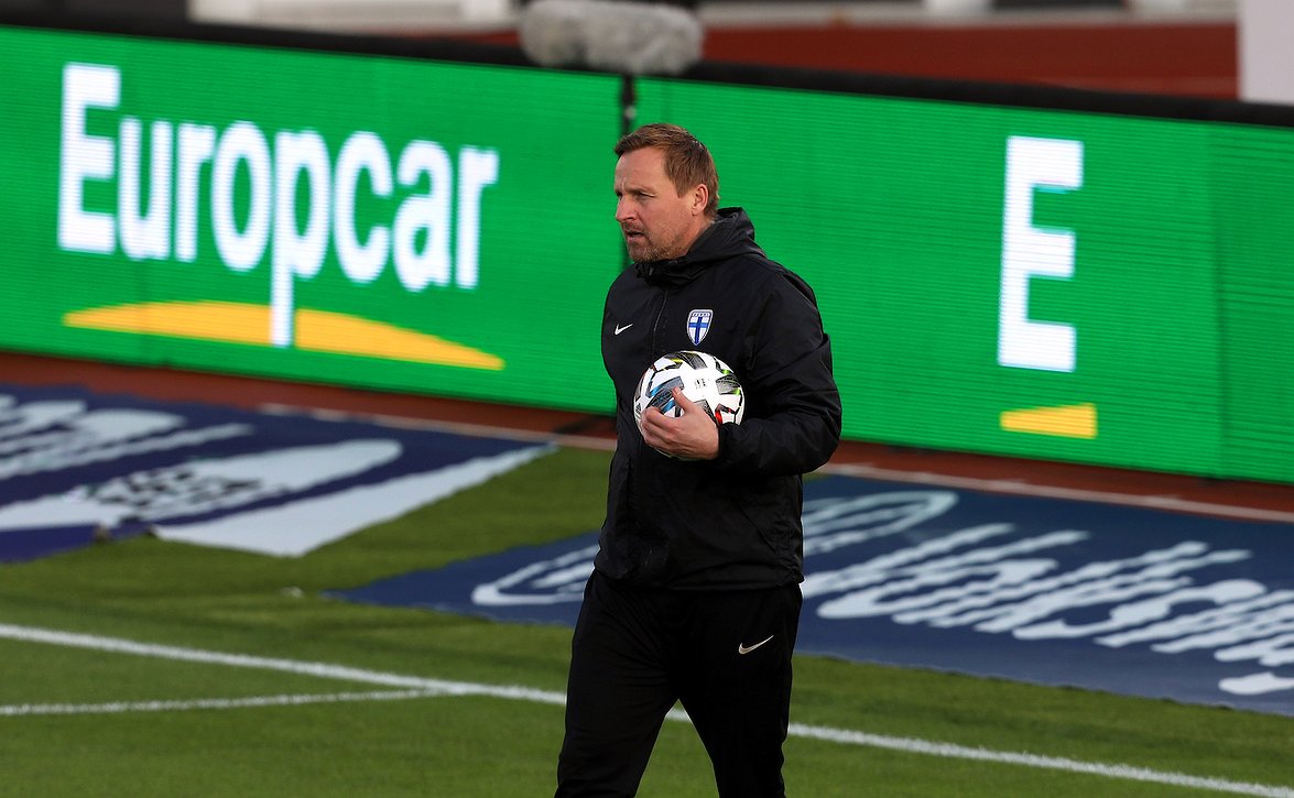 Vankkaa osaamista Huuhkajista - Antti Niemi HIFK:n valmennusryhmään