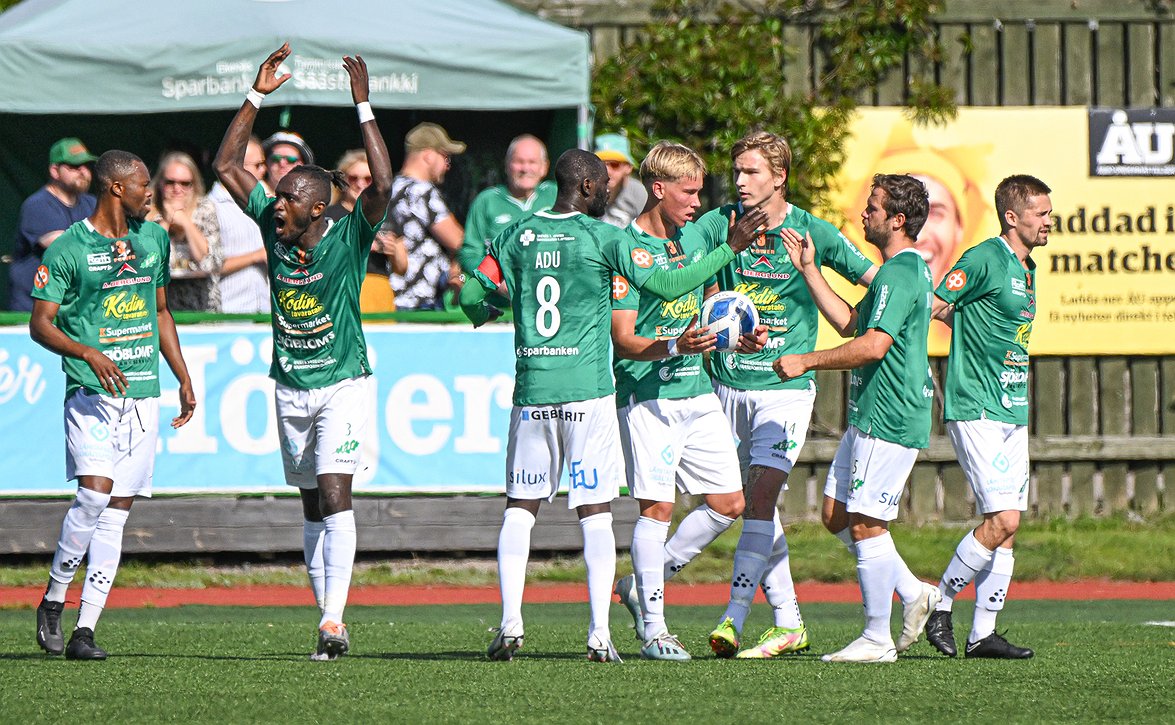 ​Kaksi hyökkäyspään pelaajaa jatkaa EIF:ssa – jo 14 sopimusta koossa