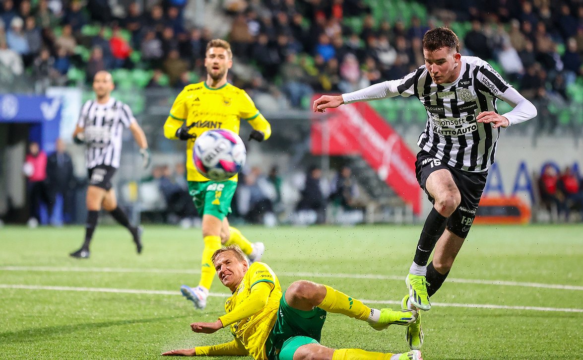 KuPS piikkipaikalta päätöskierrokselle - EIF:n tie vie Ykkösliigaan