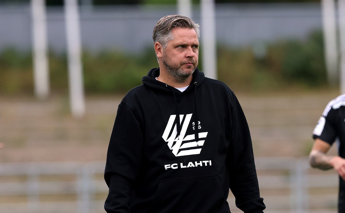 ​"Yhtenäisempi, työteliäämpi, sinnikkäämpi" – Mikko Mannilalla selvä visio ensi kauden FC Lahdesta