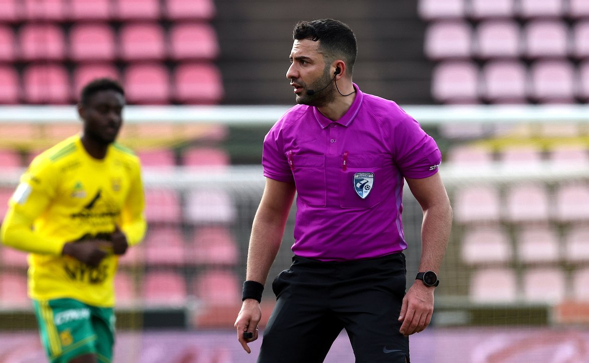 Suomalaiskolmikko tuomitsee UEFA Youth Leagueta Espanjassa