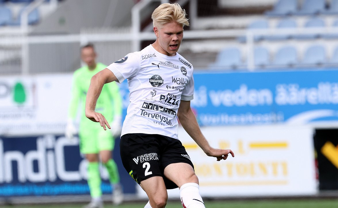 "Aika erilainen kaveri palaa" - Nikolas Talo tuttuun TPS-paitaan pitkän kierroksen jälkeen