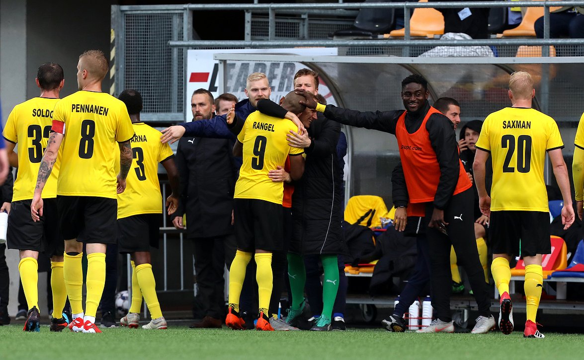 Mestaruuden ratkaisua voi Kuopiossa seurata isolta screeniltä