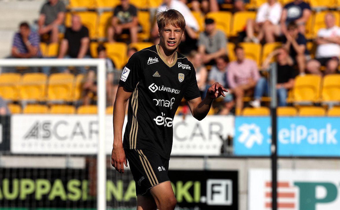 "Mahtava välipalkinto" - Matias Vainionpää ja SJK pitkään jatkosopimukseen