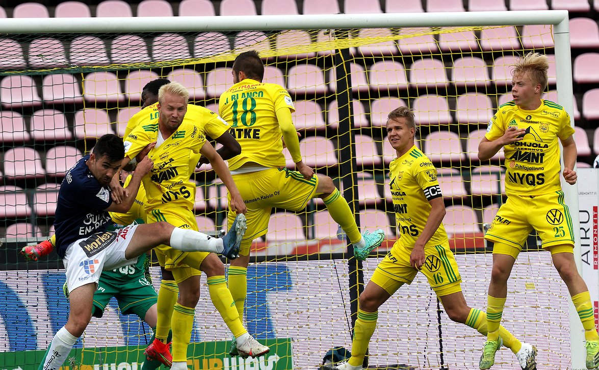 "Paikkoja oli tasoitukseenkin" - Kai Meriluoto iski Ilvekselle kahdesti