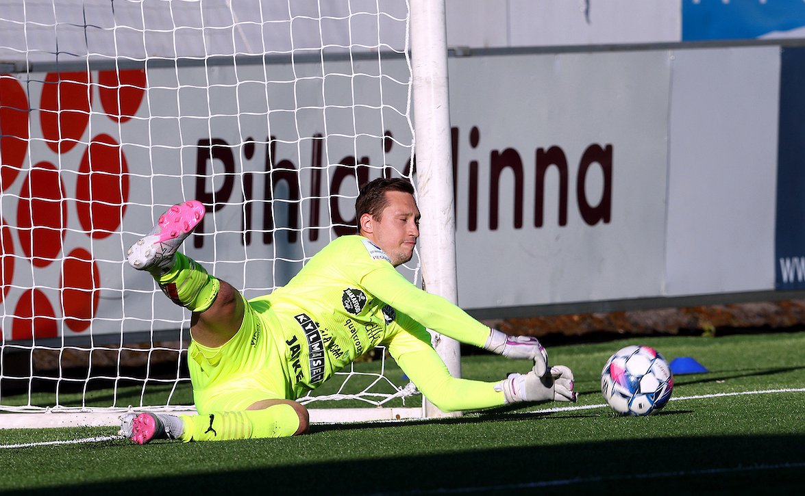 JPY kärsi niukan tappion Hakalle